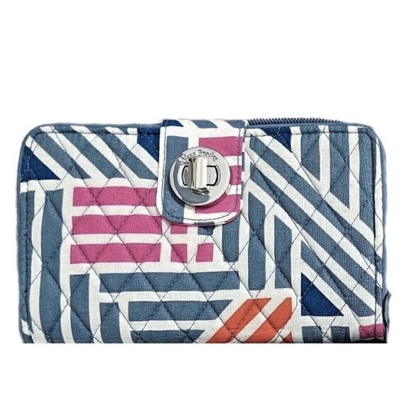Vera Bradley Geo Medallion Quilted Cotton Turnlock Wallet - Picture 1 of 5